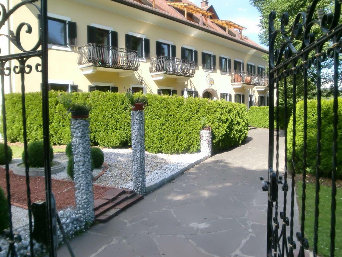 Dellach im Drautal Garten- & Loggia-Appartement Herrenhaus מראה חיצוני תמונה