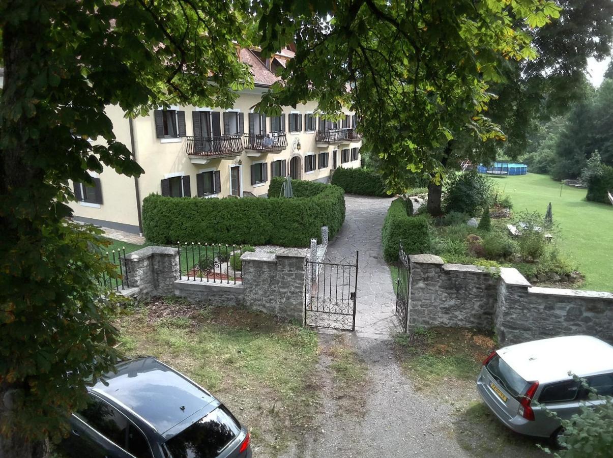 Dellach im Drautal Garten- & Loggia-Appartement Herrenhaus מראה חיצוני תמונה